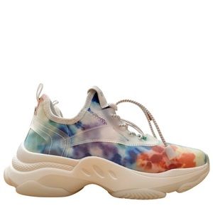 Size 6 Steve Madden Tie Dye sneakers
